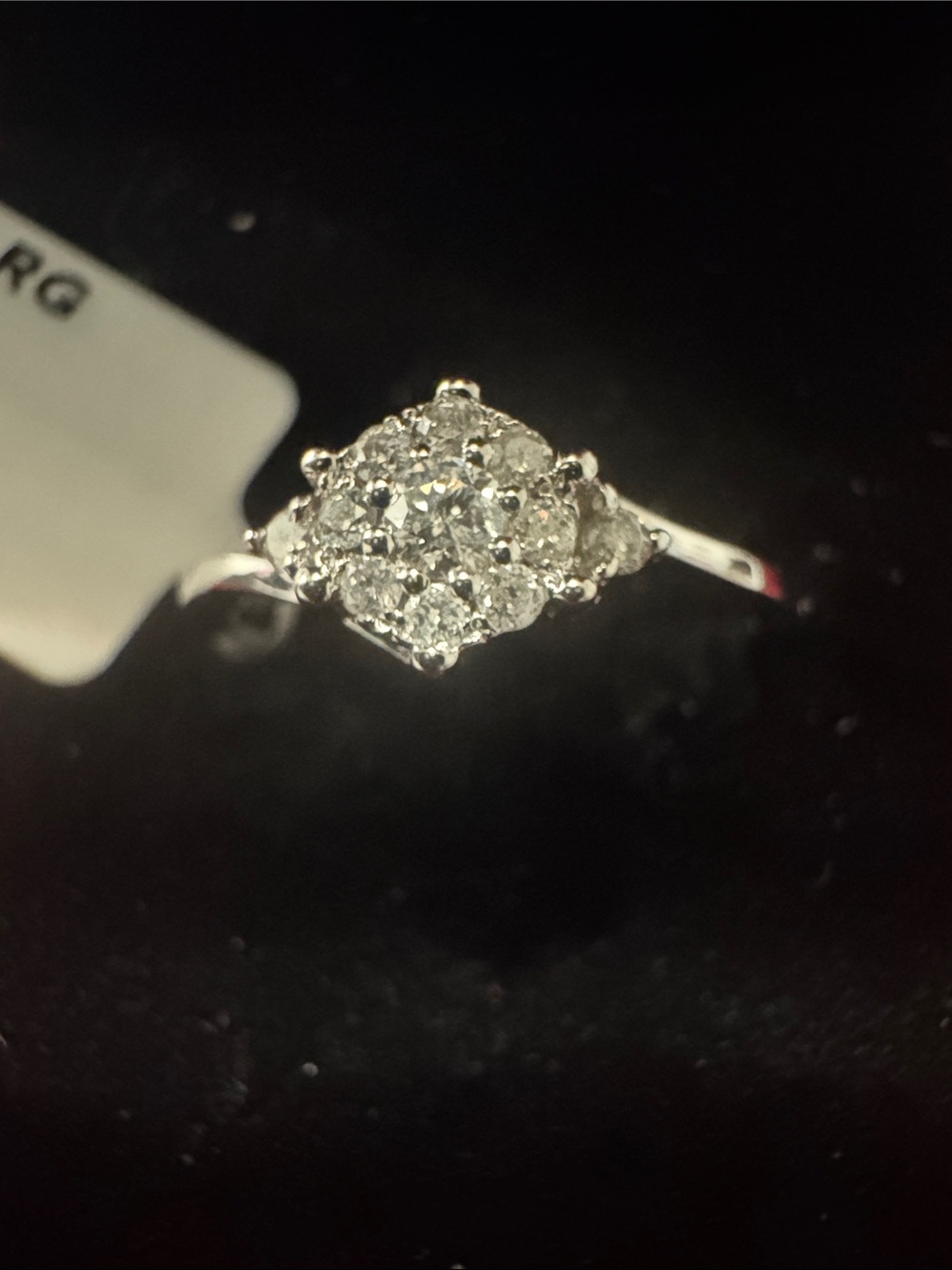 Lab grown diamond ring - Picture 3 of 4